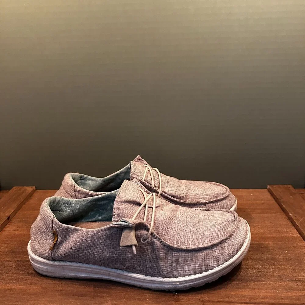 Hey Dude Wendy Chambray Beige White Womens Walking Slip On Shoes Size 8